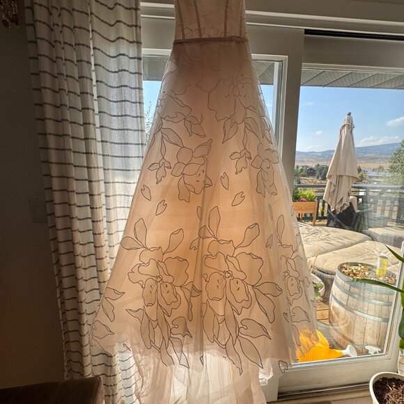 Mira Zwillinger wedding dress - Picture 4 of 11